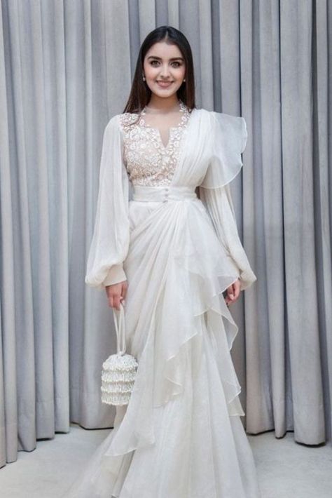 Womens Blouse Design, Stylish Wedding Dresses Indian, Unique Outfit For Wedding, Trending Outfits For Women Indian, White Suit Wedding Women, Trending Dress Designs, Partywear Dresses Western, Stylish Dresses For Wedding, Traditional Dresses For Women