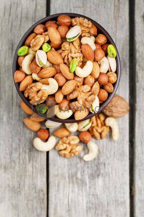 Organic Food Photography, Mix Dry Fruits, Nuts Photography, Curb Cravings, Healthy Snack Ideas, Dried Fruit Mix, Guilt Free Snacks, Amazing Food Decoration, Brazil Nuts