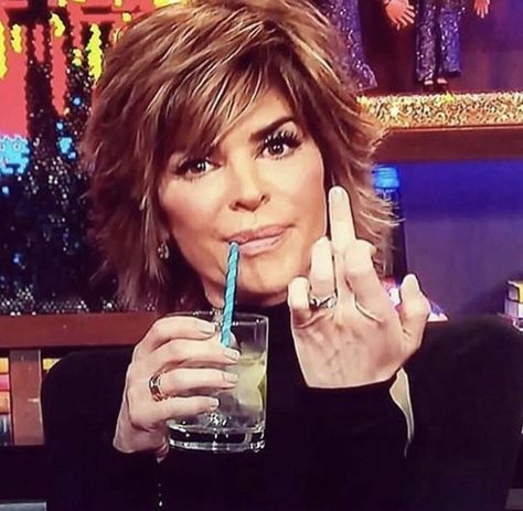 Lisa Rinna Wig, Real Housewives Quotes, Housewife Quotes, Erika Jayne, London Living, Lisa Rinna, Housewives Of Beverly Hills, Model Inspo, How To Style Bangs