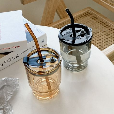 Wholesale ins cold brew coffee tea glass drinking straw with lid Clear Coffee Cups, Glass Tumbler With Straw, Glass Iced Coffee Cup, Coffee Cup With Lid, Coffee Thermos, Coffee Cup Design, Glass Coffee Cups, Iced Coffee Cup, Cup With Lid