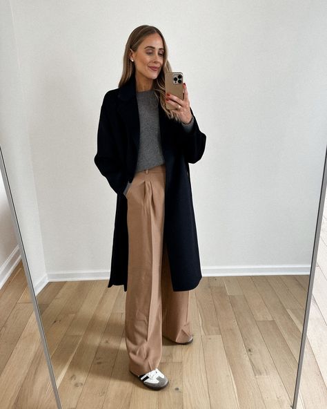 Beige Wide Leg Trousers Outfit Winter, New Balance Work Outfit, Beige Trousers Outfit Winter, Grey And Camel Outfit, Women Dressy Outfits, Trousers And Sneakers Outfit, Camel Trousers Outfit, Ta Outfits, Trousers Outfit Winter