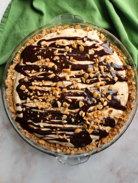 Pretzel Pie, Chocolate Covered Pretzel, Pretzel Crust, Healthy Delicious Recipes, Chocolate Peanut Butter Pie, Peanut Butter Ice Cream, Cream Pies, Peanut Butter Pretzel, Peanut Butter Desserts