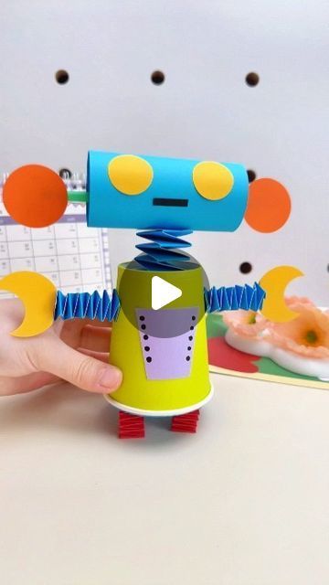 Paper Robot Craft, Robot Project Ideas, Homemade Robot, Paper Robot, Batman Coloring, Robot Project, Paper Cup Crafts, Robot Craft, Recycling For Kids