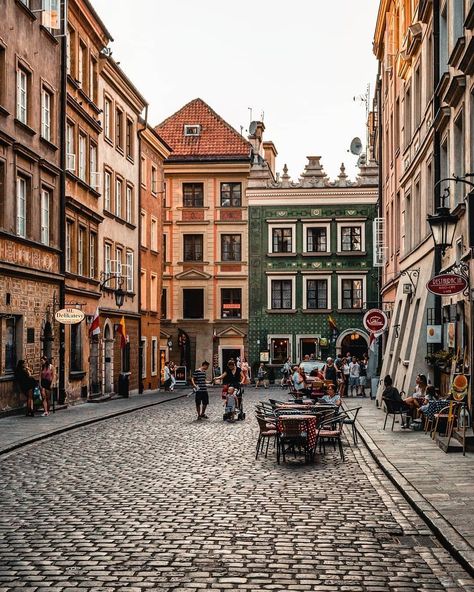 Warsaw Old Town, Poland Warsaw, Travelling Europe, Map Of Europe, Street Aesthetic, Poland Travel, Europe Map, Warsaw Poland, Central Europe