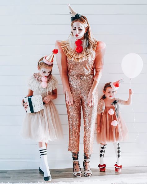 The Hanna Family Halloween Costumes from the past 7 years. One of my favorite traditions that I will always cherish. I hope this inspires you to dress up too. Which one is your favorite? Swipe to see them all 👈 2023- Hauntings from the Dead ☠️ 2023- Addams Family for party 🖤 2022- Medusa, mini Medusa’s and Stone 🐍 2021- Frankenstein, his bride and flower girls 👰‍♀️ 2020- Trolls and Bergens 🧌 2019- French Clowns 🤡 2018- Space Invaders 👽 2017- Sun + Rain = Flowers and Rainbows 🌈 . . . . #h... Flowers And Rainbows, Mother And Daughters, No Rain No Flowers, Space Invaders, Costume Collection, Family Halloween Costumes, Family Halloween, Addams Family, Which One Are You