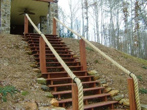 oooh - the back stairway could use this before winter strikes ... Rope Handrail, Steep Backyard, Lake Landscaping, Outdoor Handrail, Outdoor Stair Railing, Garden Railings, Landscape Stairs, Outdoor Walkway, Railings Outdoor