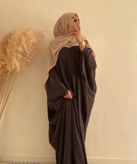 Trending Abaya, Fancy Kaftan, Hajib Fashion, Modest Outfits Muslim, Outfits Muslim, Black Dupatta, Abaya Outfit, Follow Your Passion, Niqab Fashion