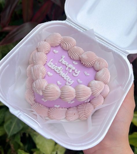 cute mini cake pastel purple pink Korean Lunch Box, Lunchbox Cake, Cake Inspo, Food Box, Mini Cake, Mini Foods, Pastel Purple, Box Cake, Mini Cakes