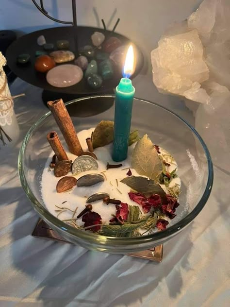 salt, bay leaves with money sigil, rose, rosemary, cloves, sage, coins, cinnamon and a green candle with a money sigil anointed with money oil I made! Love Spell Bowl, Money Candle Spell, Powerful Money Spells, Spiritual Altar, Money Candle, Money Spell, Witch Room, Magia Das Ervas, Witch Spirituality