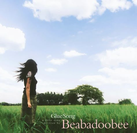 Beabadoobee Song, Glue Song, Green Song, Pop Playlist, Music Album Covers, Lyrics Aesthetic, Vinyl Music, Tour Posters, Music Album Cover