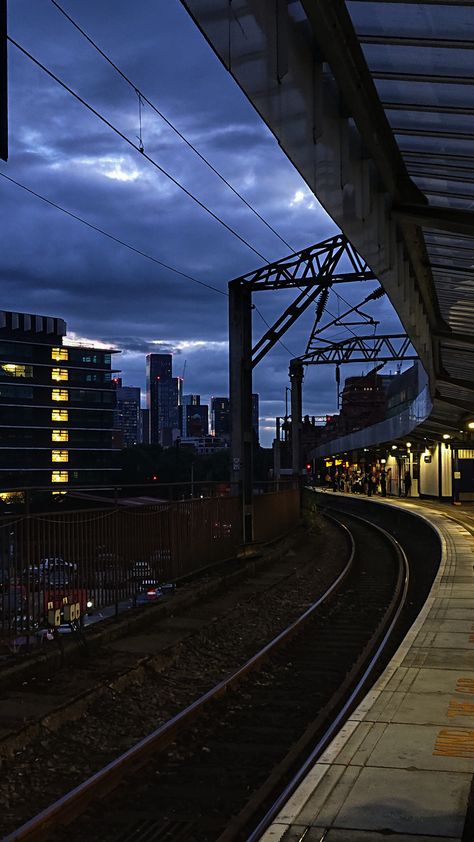 #manchester #trainstation #night Manchester Night Aesthetic, Manchester Aesthetic, Berlin Syndrome, Urban Aesthetic, Cute Simple Outfits, Train Station, Night Time, Simple Outfits, Manchester