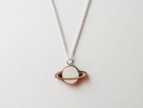 Saturn Ring, Mode Ab 50, Saturn Necklace, Luna Lovegood, Soft Grunge, Dieselpunk, Batgirl, Girls Best Friend, Supergirl