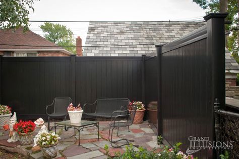 black vinyl fence - Google Search Black Garden Fence, Wpc Fence, Vinyl Fence Panels, Vinyl Privacy Fence, Pvc Fence, Outdoor Fencing, Privacy Fence Designs, Privacy Fences, Forest Green Color