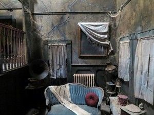 Italian Bedroom Aesthetic, Bayou House, Haunted Attractions, Scary Witch, Old Manor, Miniature Photography, Tiny House Layout, Chic Halloween, Dead End