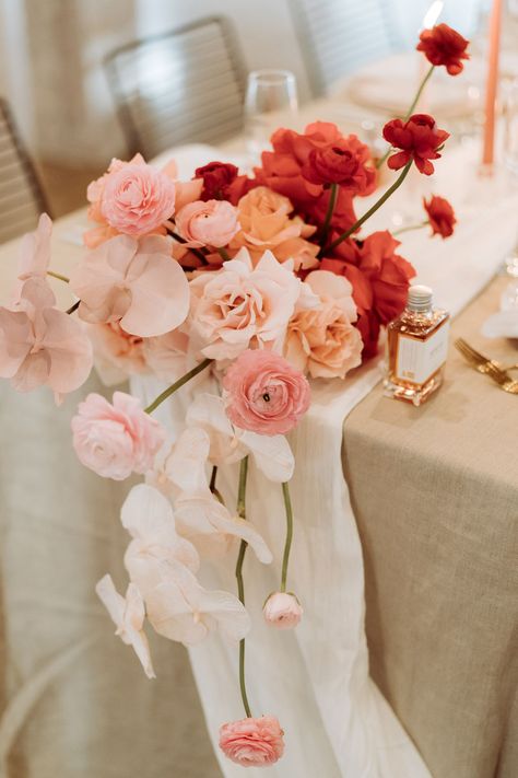 Urban Chic Wedding, Chic Wedding Style, Rose Orange, Wedding Styling, Decoration Inspiration, Wedding Mood Board, Wedding Mood, Arte Floral, Bridal Bouquets