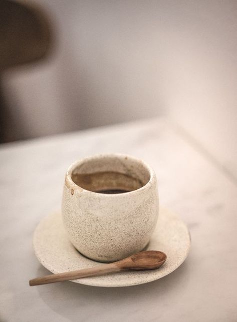 Espresso Cups Ceramic, Diy Ceramic, Tableware Design, Pottery Crafts, Ceramics Pottery Art, Ceramics Ideas Pottery, Ceramic Tableware, Pottery Designs, Pottery Studio