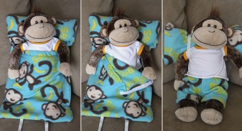 make a sleeping bag for a stuffed animal - It's Always Autumn Stuffed Animal Sleeping Bag, Recycling Kids, Animal Sleeping Bag, Toy Diy, Money Makers, Sewing Stuffed Animals, Happy Tails, Sewing Projects For Kids, Doll Ideas