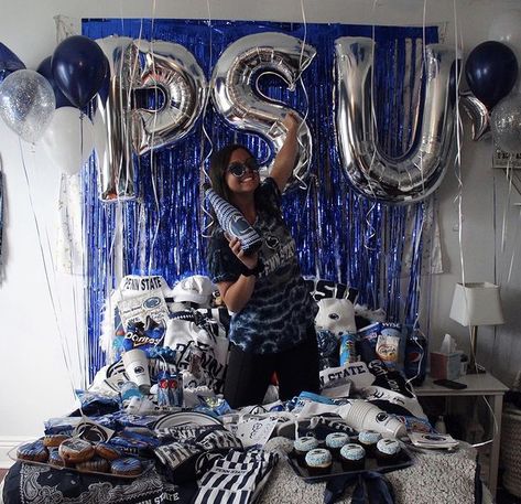 Penn State Graduation Party, Penn State Party, College Announcements, College Bed, College Vibes, Dream University, Bed Party, College Bedding, College Acceptance