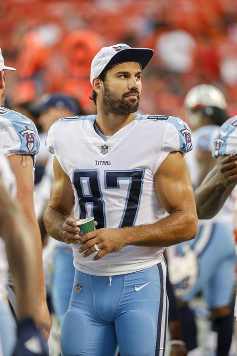 Eric Decker, American Football Players, White Pine, Feminine Energy, American Football, Football Players, Pop Up, Sports Jersey, Football