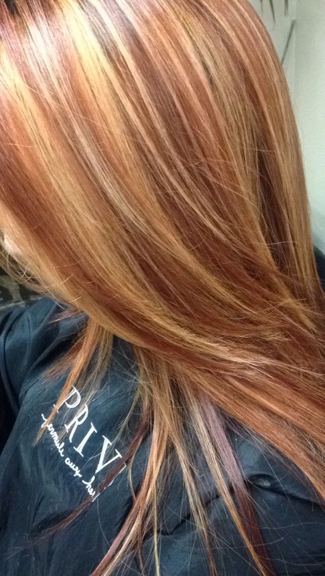 Copper red hair color with golden blonde highlights Highlights Golden, Red Hair With Blonde Highlights, Red Copper Hair Color, Red Blonde, Copper Red Hair, Red Blonde Hair, Red Balayage, Strawberry Blonde Hair Color, Nice Hair