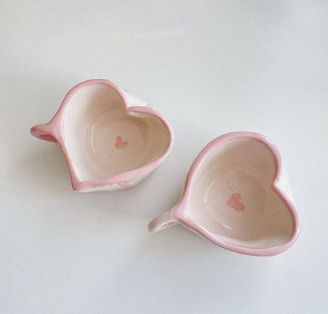 Heart Pinch Pot, Ceramica Ideas, Air Clay, Inanimate Objects, Clay Things, Pinch Pot, Ceramics Ideas, Heart Box, Pinch Pots