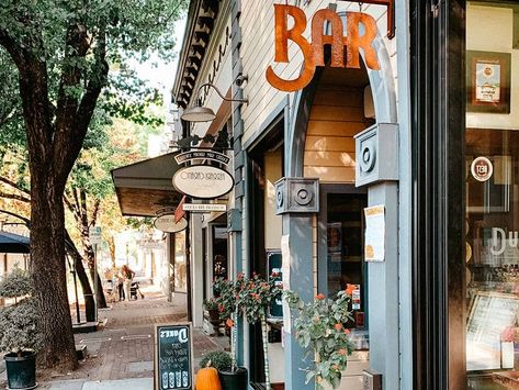 15 Fun Things to do in Healdsburg & Sonoma County Downtown Sonoma California, Sonoma County Things To Do, Bucket List Usa, Healdsburg Wineries, Napa Wine Tasting, Healdsburg California, Napa Trip, Usa Trip, Napa Wine