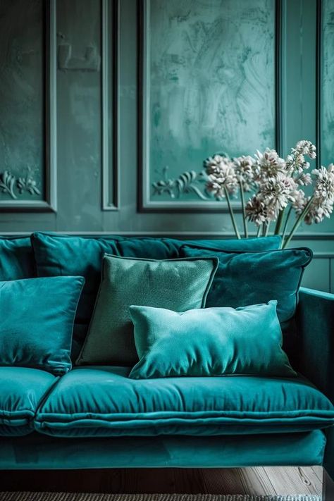 Fresh Turquoise Living Room Decor Tips Interior Design Turquoise, Turquoise Living Room Ideas, Turquoise Living Room, Turquoise Paint Colors, Turquoise Sofa, Teal Wall Decor, Sofa Reupholstered, Turquoise Interior, Turquoise Furniture