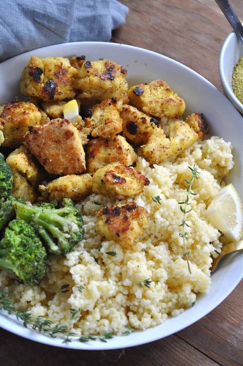 Vegan Lemon Pepper Tofu Lemon Pepper Tofu, Rabbit And Wolves, Pepper Tofu, Tofu Recipes Vegan, Vegan Entree, Tofu Dishes, Desserts Vegan, Vegan Comfort Food, Best Vegan Recipes