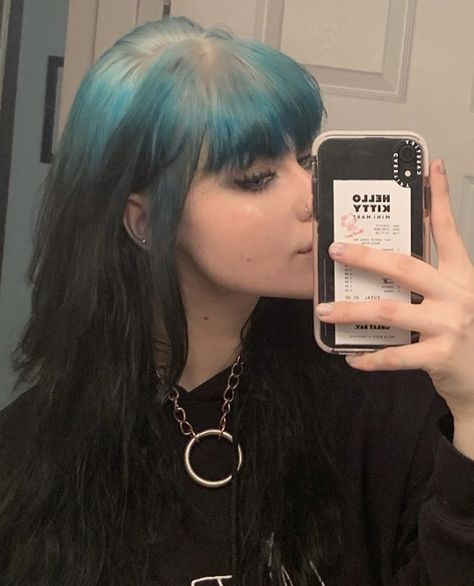 Blue And Bleached Hair, Dyed Hair With Roots Showing, Blue Hair Blonde Roots, Color Roots Black Hair, Black Hair With Blue Roots, Blonde Roots Black Hair, Blue Roots Hair, Roots Dyed Hair, Root Dyed Hair