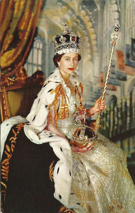 Queen Elizabeth II | Vintage Travel Postcards: Her Majesty Queen Elizabeth II Queen Elizabeth Ii Wedding, Young Queen Elizabeth Ii, Royalty Crown, Young Queen Elizabeth, Rainha Elizabeth Ii, Principe William, Queen Alexandra, Reine Elizabeth, Elisabeth Ii