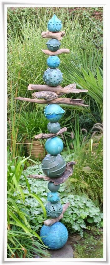 Ceramic Garden Art, Totem Pole Art, Garden Totem, Garden Totems, Pole Art, Sculptures Céramiques, Pottery Workshop, Garden Types, Garden Pottery