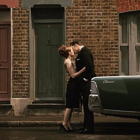 #TomHardy #kiss #love Legend 2015, Tom Hardy Legend, The Krays, Arte Pulp, Emily Browning, Hardy Boys, Tom Hardy, Peaky Blinders, Dream Guy