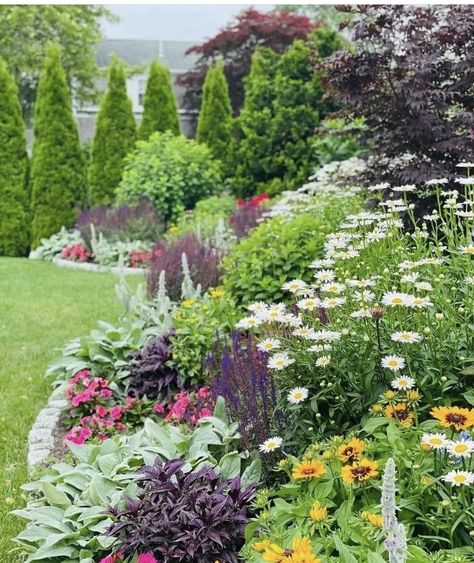 Dream Garden Backyards, Front Lawn Landscaping, Fall Garden Vegetables, Cottage Garden Design, Recycled Garden, Wildflower Garden, Garden Borders, Perennial Garden, Autumn Garden