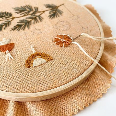 Yulia Anderson on Instagram: “Dried oranges ornaments will forever have my heart! 😍 I’m over the moon that you guys love this pattern as much as I do! Grab a PDF…” Orange Ornaments, Winter Embroidery, Christmas Embroidery Patterns, Floral Embroidery Patterns, Boho Christmas, Crewel Embroidery, Christmas Cross, Cross Stitch Patterns Christmas, Embroidery For Beginners