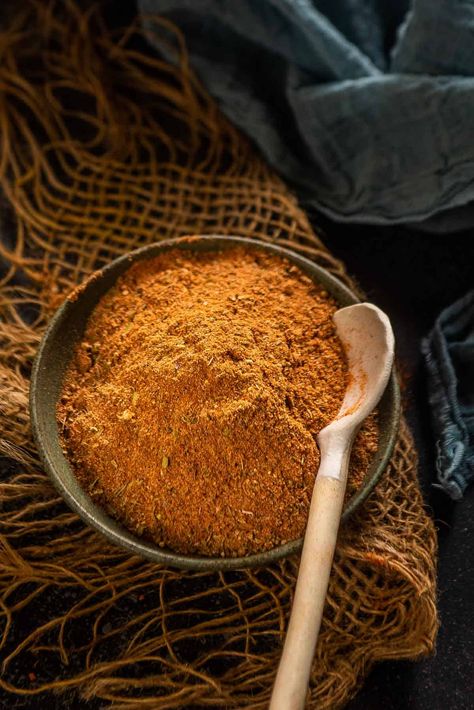 This DIY Cajun Seasoning is spicy, savory, and comes together in just 5 minutes using pantry staples. Use it for steaks, marinades, soups, or stir-fries, this versatile seasoning will amp up the flavors big time. Cajun Seasoning Recipe, Cajun Spice Mix, Homemade Cajun Seasoning, Cajun Spice, Dry Rub Recipes, Spice Mix Recipes, Rub Recipes, Mix Recipes, Homemade Spices