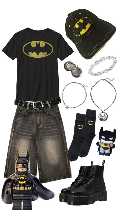 batman fit 🦇💛 Batman Inspired Outfit Men, Batman Style Outfits, Street Wear Accessories, Disney Fits Aesthetic, Batman Inspired Outfit, Batman Pants, Batman Fashion, Batman Clothes, Dc Outfits