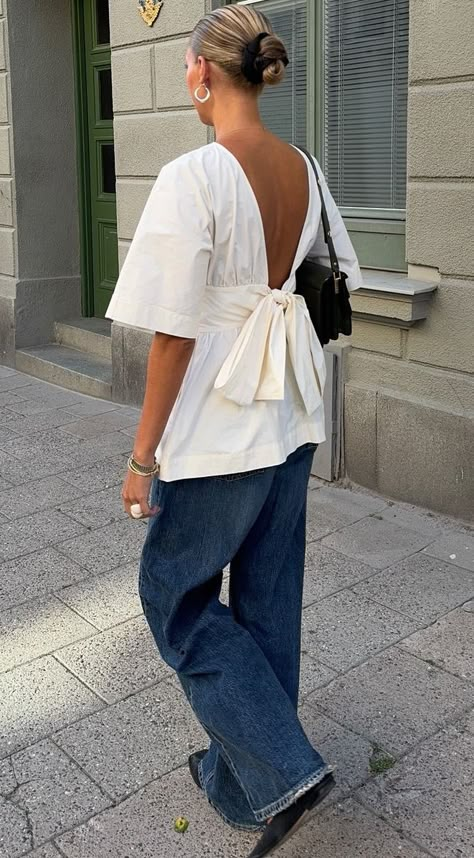 Coastal Granddaughter Work Outfits, Non Trendy Outfits, Poplin Outfit, Feminine Clothing Style, Small Chest Outfits, Tie Top Outfit, White Top And Jeans Outfit, Effortless Style Summer, Mexico City Fashion