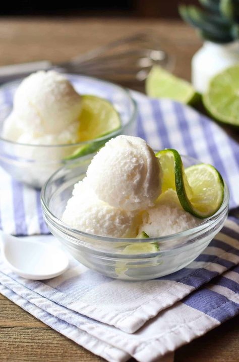 Homemade Sorbet, Benefits Of Drinking Lemon Water, Sherbet Recipes, Lemon Water Before Bed, Water Before Bed, Coconut Sorbet, Lime Sherbet, Water Tips, Lime Sorbet