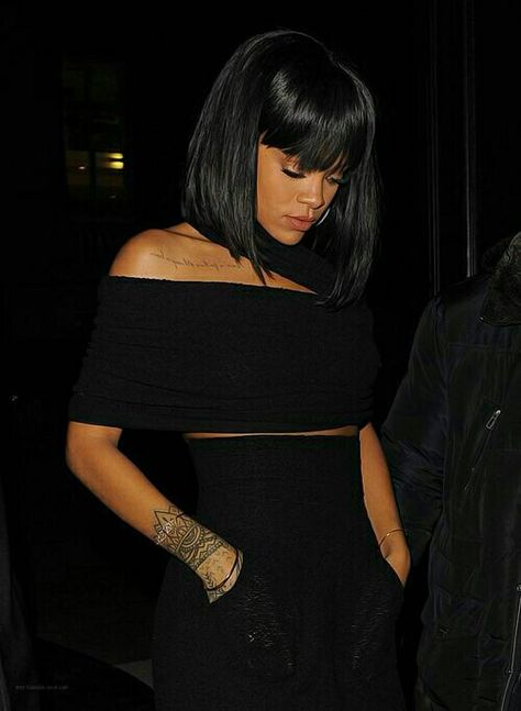 Bob or nah Rihanna Short Hair, Long Bob With Bangs, Looks Rihanna, Lob With Bangs, Rihanna Hairstyles, Rihanna Outfits, Rihanna Looks, Rihanna Style, 2015 Hairstyles