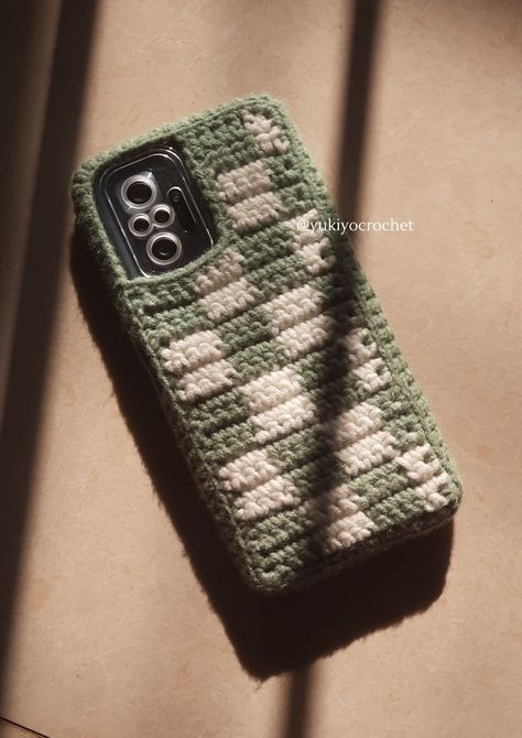 Phone Case Crochet, Crochet Phone Case, Crochet Checkered, Checkered Phone Case, Crochet Phone Cases, Crochet Inspo, Cute Phone Cases, Knit Crochet, Instagram Profile