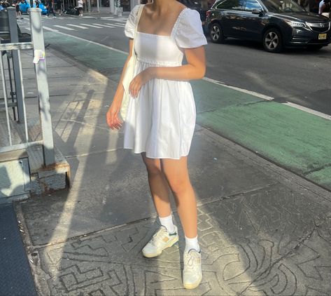 New Balance 550 With Dress, New Balance 550 Dress Outfit, New Balance With Dress, Dress With New Balance Sneakers, Sundress And Sneakers, Sundress With Sneakers, New Balance 550 Outfit, White Vintage Dress, New Balance Outfit