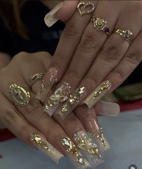 Quinceanera Nails, Gold Acrylic Nails, Long Acrylic Nail Designs, Using Canva, Spring Nail Designs, Dope Nail Designs, Really Cute Nails, Long Square Acrylic Nails, Unique Acrylic Nails