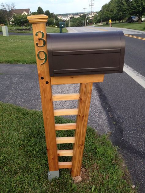 Clean Ladder Style Mailbox Wooden Mailbox Ideas, Cedar Mailbox, Cedar Mailbox Post, Brick Mailbox, Mailbox Stand, Residential Mailboxes, Mailbox Makeover, Wooden Mailbox, Mailbox Landscaping