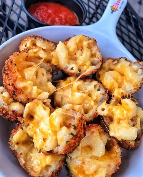 If you haven’t tried our Mac N’ Cheese Bites yet, it’s time to change that ASAP! 🧀🔥 Stop by TODAY and try them out for yourself! 😋🧀🙌… Food Cravings Dinner, Mac N Cheese Bites, Cheese Bites, God Mat, Food Goals, Mac N Cheese, Pretty Food, Food Cravings, I Love Food