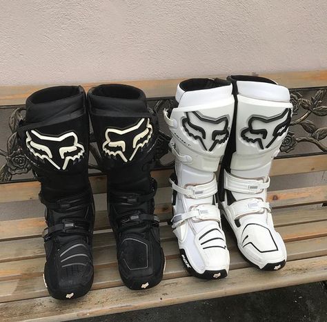 Motorcross Outfits, Motorcycle Couple Pictures, Dirt Bike Riding Gear, Dirt Bike Boots, Dirt Bike Helmets, Dirt Bike Gear, Mx Boots, Racing Boots, Motocross Gear