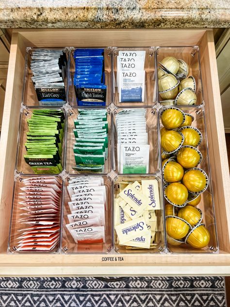 Coffee and tea supplies organized in a drawer with the Everything Deep Drawer Organizers from The Container Store Home Tea Station, Tea Storage Ideas, Hot Drink Bar, Tee Organisation, Organize My Pantry, Tea Drawer, Mini Coffee Bar, Tea Coffee Station, Organising Home