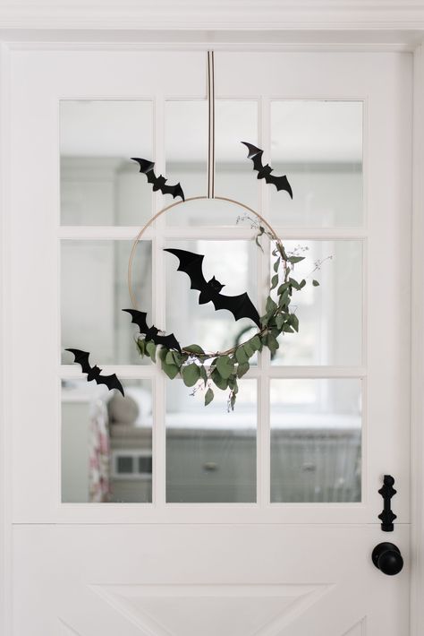 Halloween Porch Decorations Diy, Haloween Decor, Modern Halloween Decor, Minimalist Halloween, Boho Halloween, Diy Halloween Decor, Modern Halloween, Halloween Porch Decorations, Halloween Door Decorations