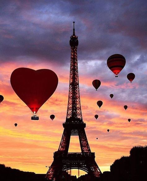 Imagen insertada Hot Air Balloons, The Eiffel Tower, Air Balloons, Hot Air, The Sky, Eiffel Tower, Balloons, Tower, Paris