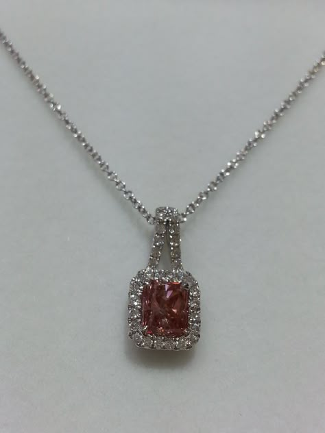 Pink Diamond Necklace Aesthetic, Diy Diamond Necklace, Aesthetic Diamond Necklace, Pink Diamond Jewelry Set, Pink Diamond Aesthetic, Diamond Necklace Aesthetic, Diamond Necklace Elegant, Luxury Jewelry Diamond, Pink Diamond Necklace