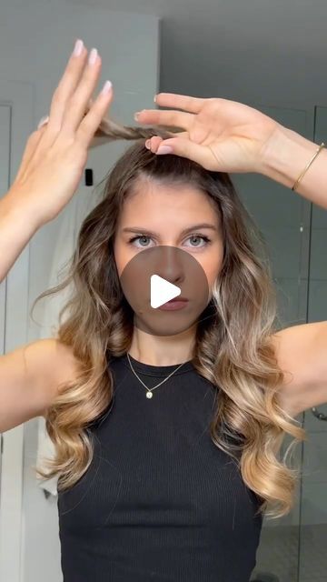 How To Style Wavy Hair Hairstyles, Easy Way To Curl Hair, Heatless Curls Tutorial, Intricate Hairstyles, Curl Tutorial, Weird Vintage, Hair Tool, Heatless Curls, Braided Bun